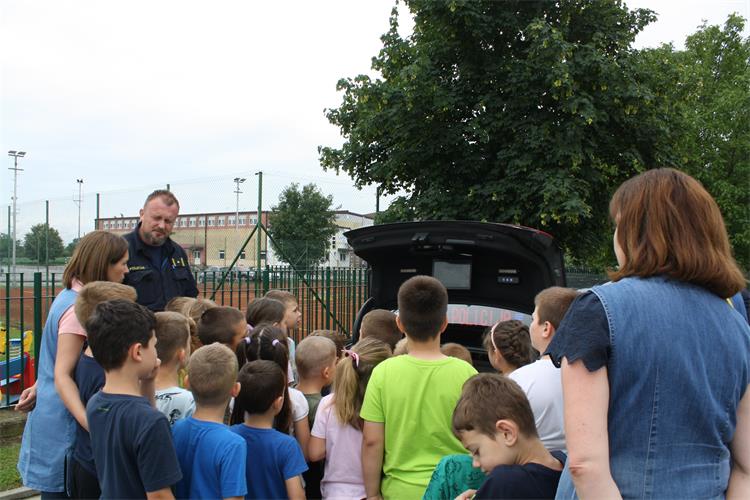 Slika /PU_KK/Vijesti/2024/6/Preventivne aktivnosti 17.6 (1).JPG